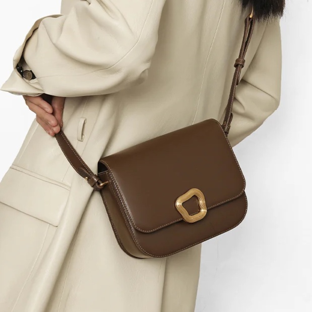 Songmont Medium Reset Tofu Bag in Chocolate Brown